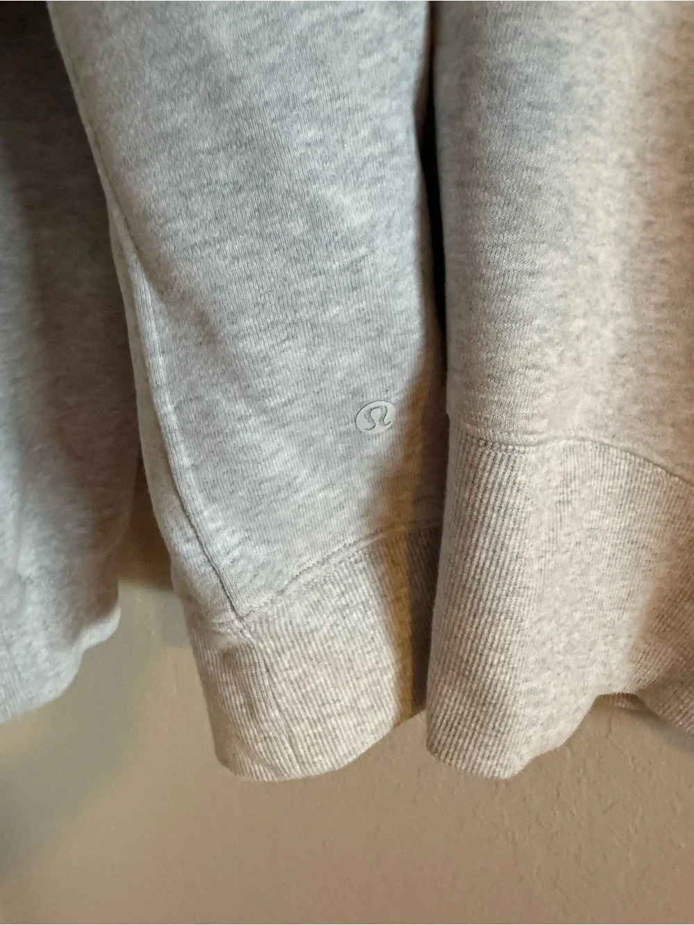 LULULEMON SWEATSHIRT